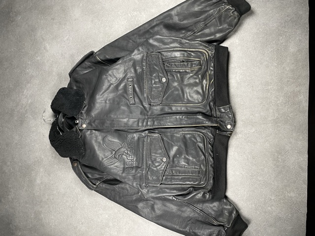 Veste en cuir noire